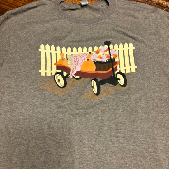 Ladies Fall Graphic Small Soft Tshirt - NEW, never worn - Picture 3 of 7